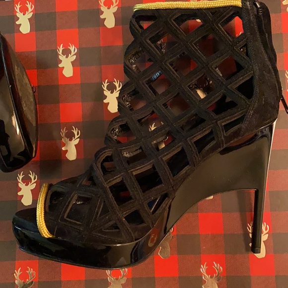 Burberry shoos high heals size 8 . - Picture 4 of 4